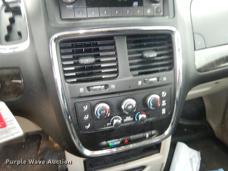 image for item FQ9652 2011 Dodge Grand Caravan van