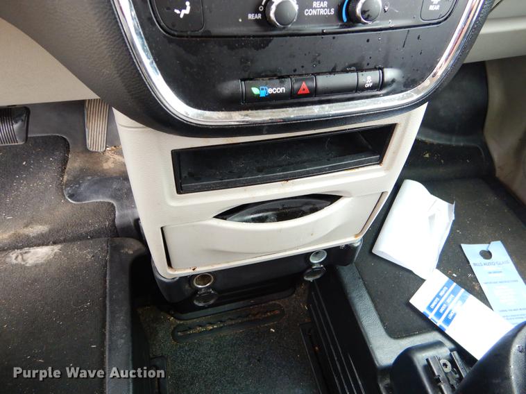 image for item FQ9652 2011 Dodge Grand Caravan van