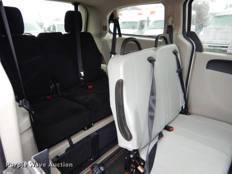 image for item FQ9652 2011 Dodge Grand Caravan van