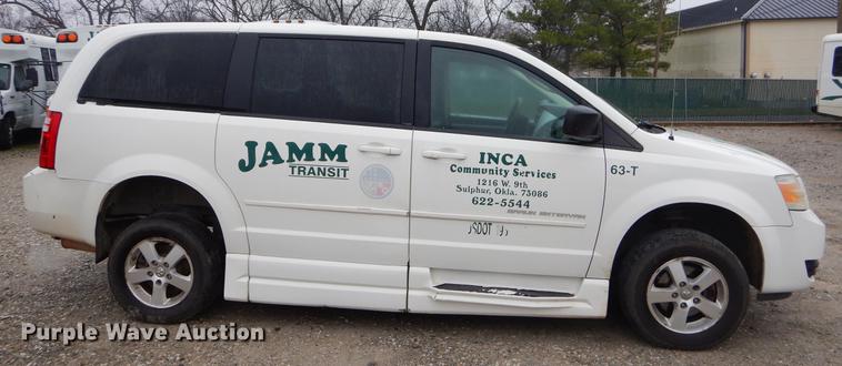 image for item FQ9653 2010 Dodge Grand Caravan van