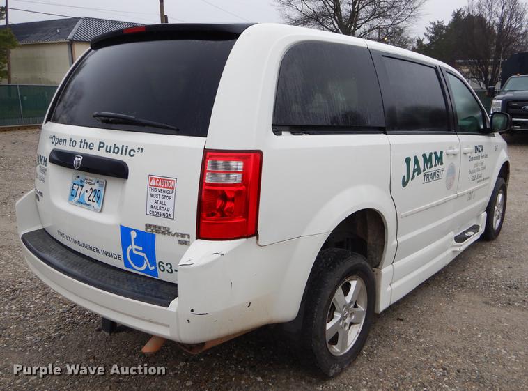 image for item FQ9653 2010 Dodge Grand Caravan van