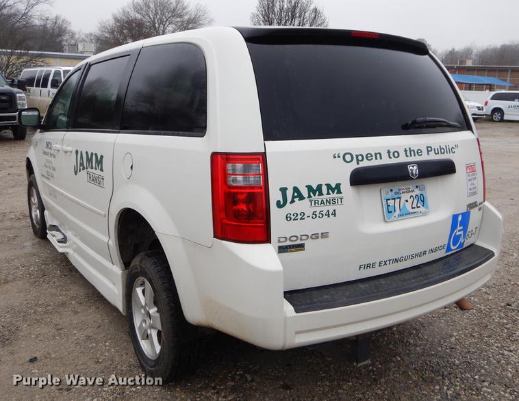 image for item FQ9653 2010 Dodge Grand Caravan van