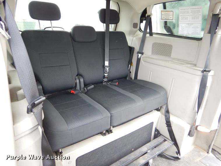 image for item FQ9653 2010 Dodge Grand Caravan van