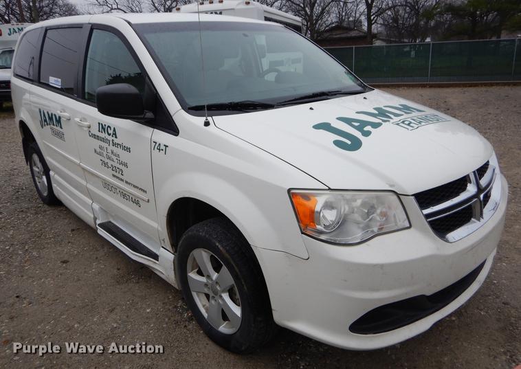 image for item FQ9654 2013 Dodge Grand Caravan van