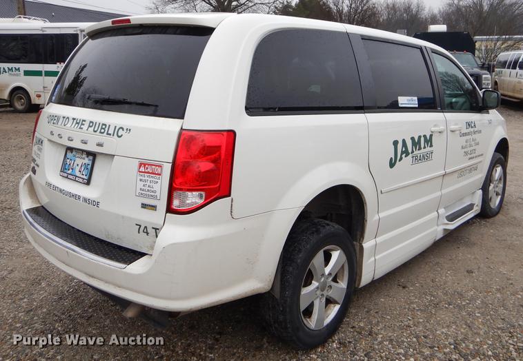 image for item FQ9654 2013 Dodge Grand Caravan van