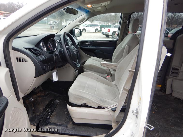 image for item FQ9654 2013 Dodge Grand Caravan van