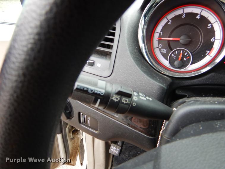 image for item FQ9654 2013 Dodge Grand Caravan van