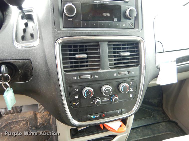 image for item FQ9654 2013 Dodge Grand Caravan van