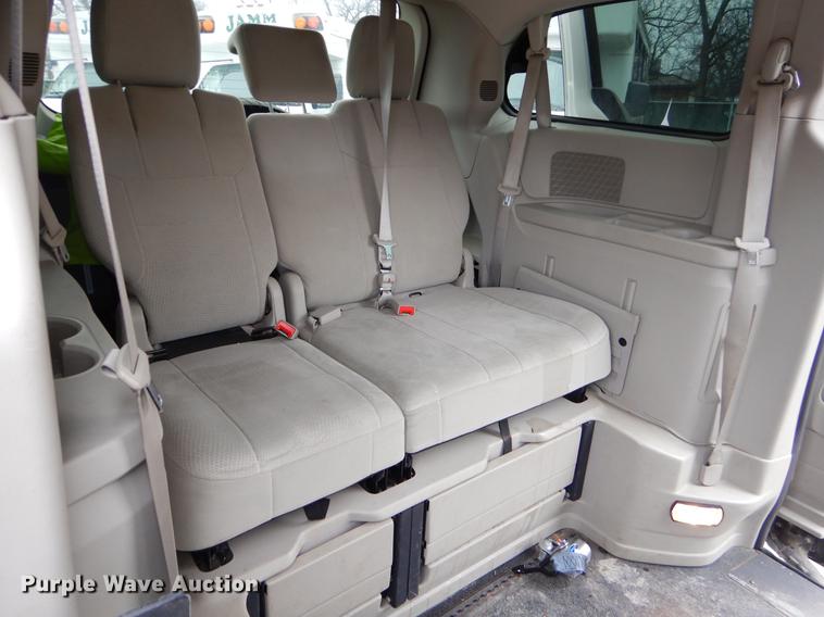 image for item FQ9654 2013 Dodge Grand Caravan van