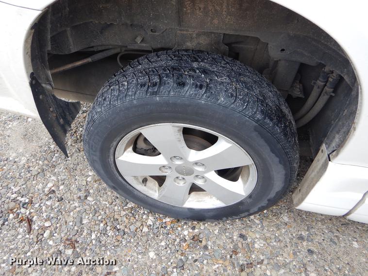 image for item FQ9654 2013 Dodge Grand Caravan van