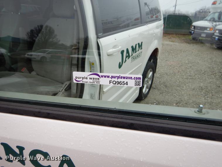 image for item FQ9654 2013 Dodge Grand Caravan van