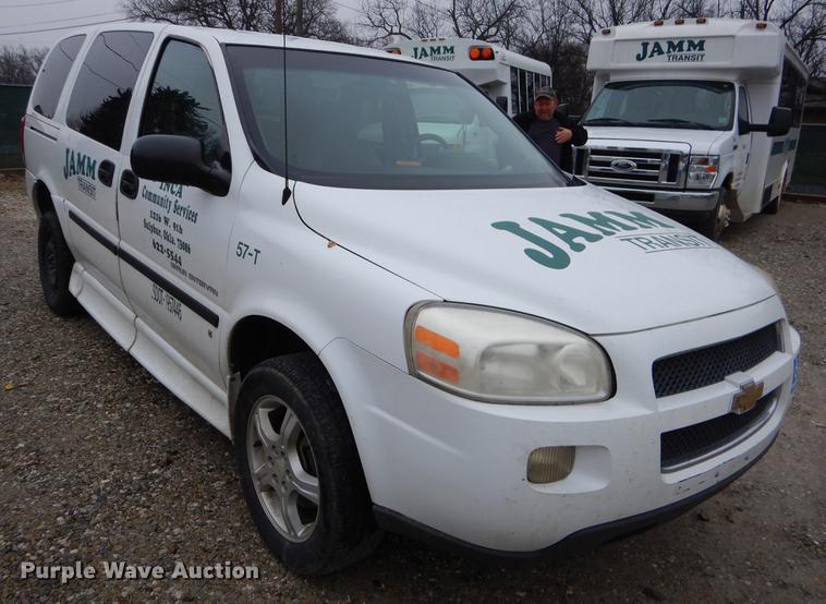 image for item FQ9655 2008 Chevrolet Uplander van
