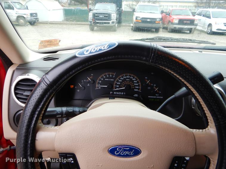 image for item FQ9656 2003 Ford Expedition SUV