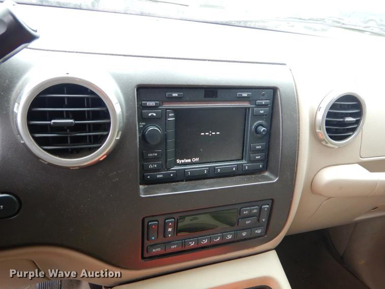 image for item FQ9656 2003 Ford Expedition SUV