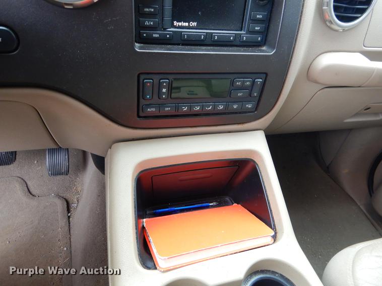 image for item FQ9656 2003 Ford Expedition SUV