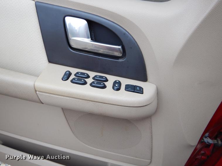 image for item FQ9656 2003 Ford Expedition SUV