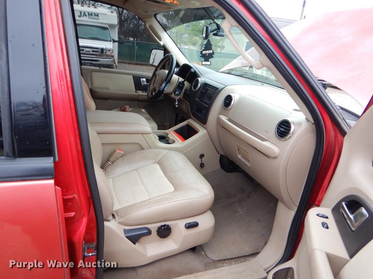 image for item FQ9656 2003 Ford Expedition SUV