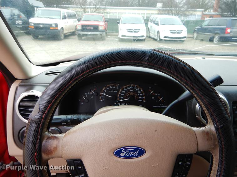 image for item FQ9657 2003 Ford Expedition SUV