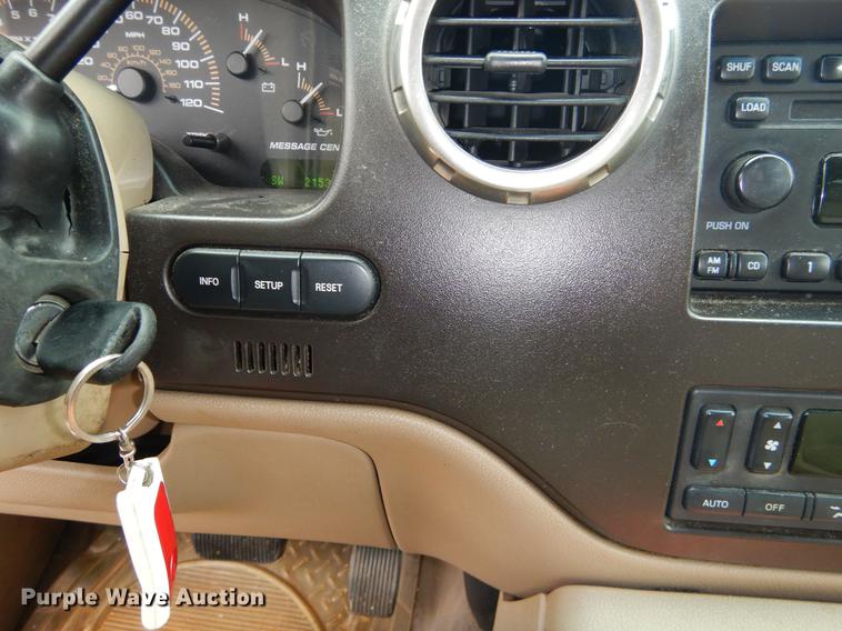 image for item FQ9657 2003 Ford Expedition SUV