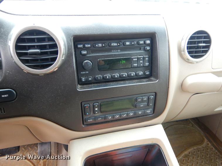 image for item FQ9657 2003 Ford Expedition SUV