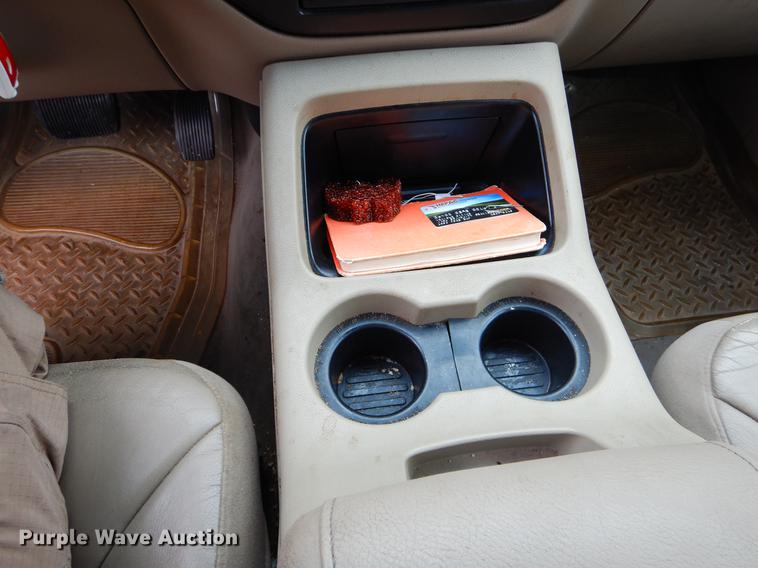 image for item FQ9657 2003 Ford Expedition SUV