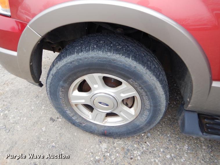 image for item FQ9657 2003 Ford Expedition SUV
