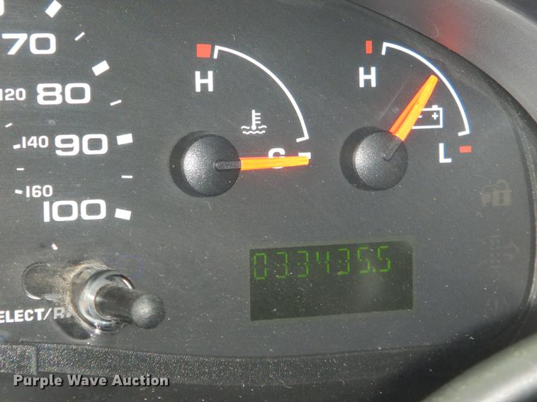 image for item FQ9658 2005 Ford E450 shuttle bus