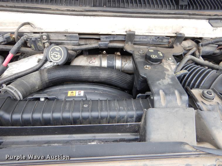 image for item FQ9658 2005 Ford E450 shuttle bus