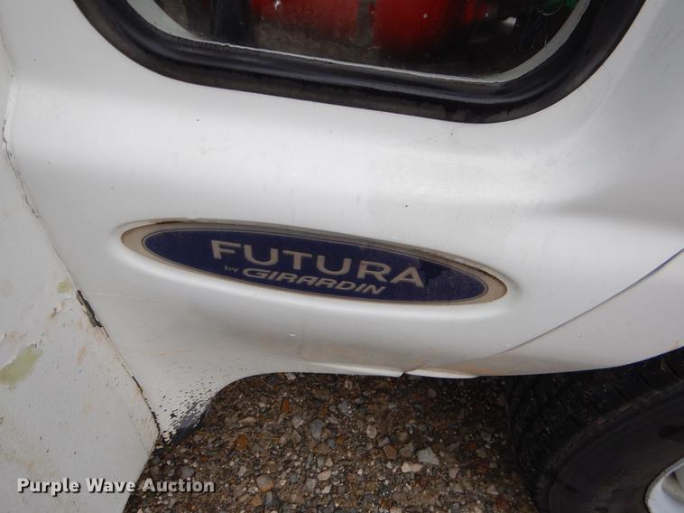 image for item FQ9658 2005 Ford E450 shuttle bus