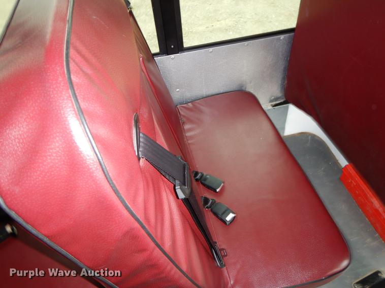 image for item FQ9659 2005 Ford E450 shuttle bus