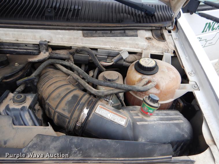 image for item FQ9659 2005 Ford E450 shuttle bus