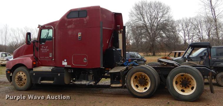 image for item FQ9660 1997 Kenworth semi truck