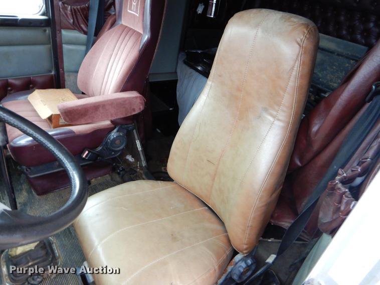 image for item FQ9660 1997 Kenworth semi truck