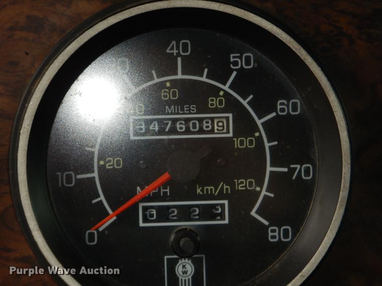 image for item FQ9660 1997 Kenworth semi truck