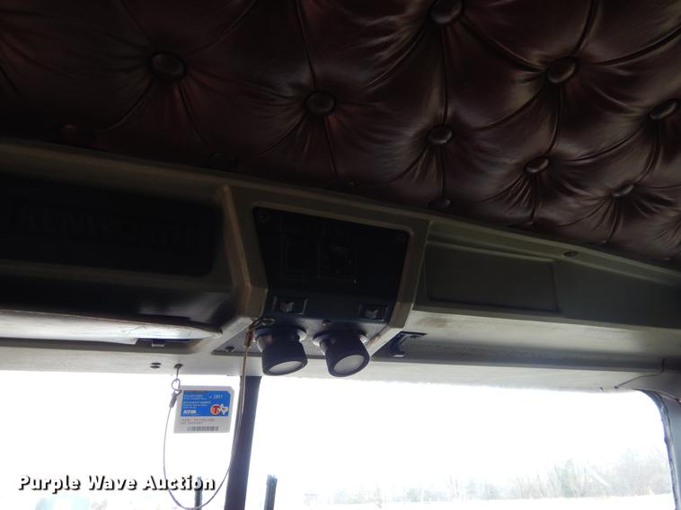 image for item FQ9660 1997 Kenworth semi truck