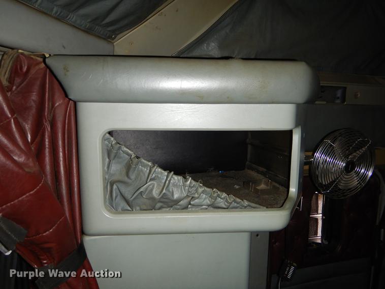 image for item FQ9660 1997 Kenworth semi truck