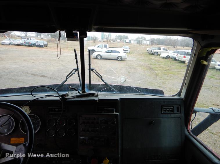 image for item FQ9660 1997 Kenworth semi truck