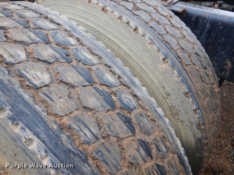 image for item FQ9660 1997 Kenworth semi truck