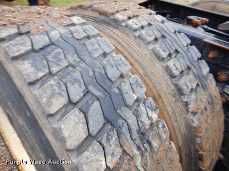 image for item FQ9660 1997 Kenworth semi truck