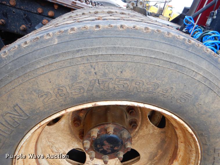 image for item FQ9660 1997 Kenworth semi truck