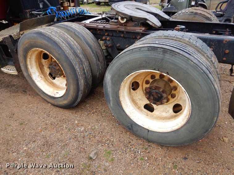 image for item FQ9660 1997 Kenworth semi truck