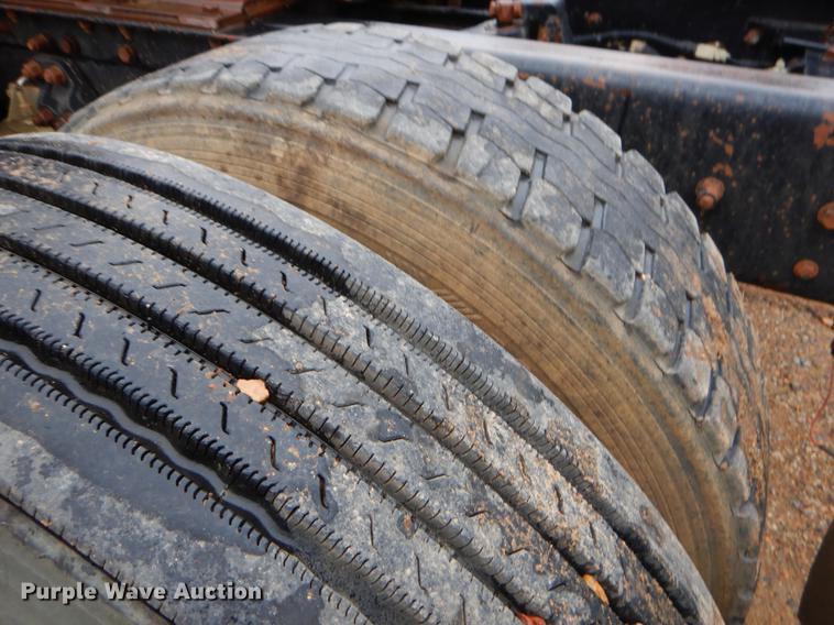 image for item FQ9660 1997 Kenworth semi truck