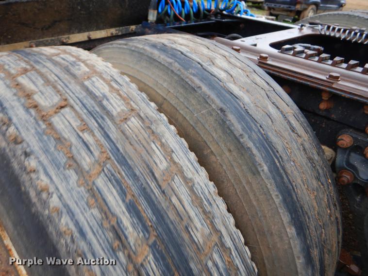 image for item FQ9660 1997 Kenworth semi truck