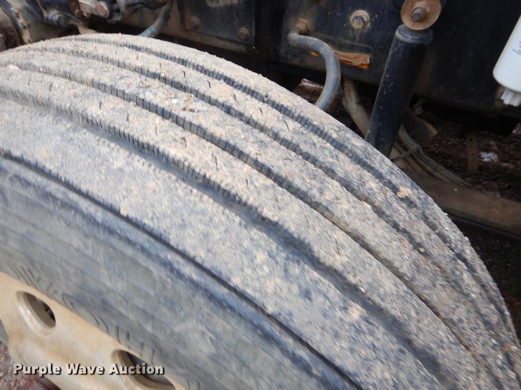 image for item FQ9660 1997 Kenworth semi truck