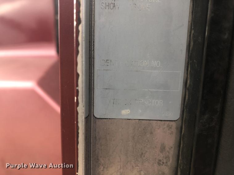 image for item FQ9660 1997 Kenworth semi truck