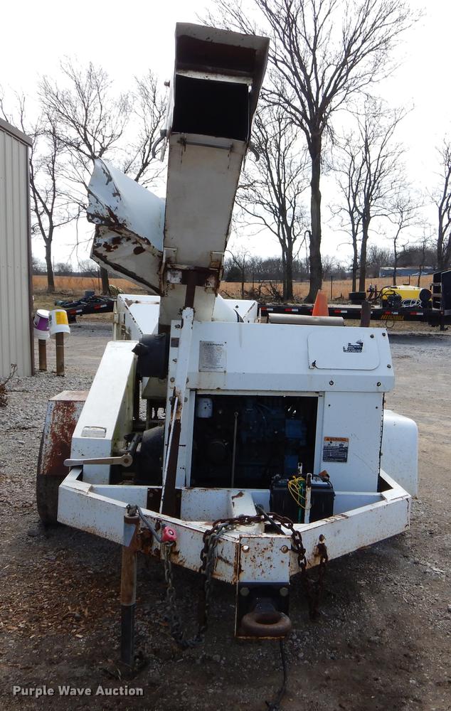 image for item FQ9668 2006 Wood Chuck 16A chipper