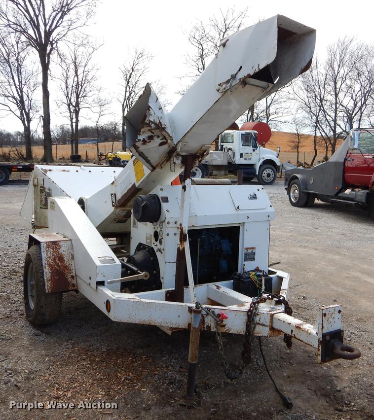image for item FQ9668 2006 Wood Chuck 16A chipper