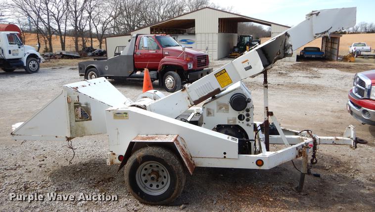 image for item FQ9668 2006 Wood Chuck 16A chipper