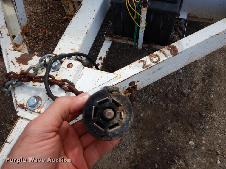 image for item FQ9668 2006 Wood Chuck 16A chipper