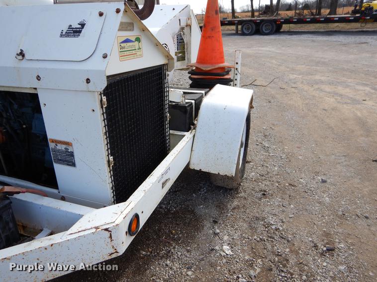 image for item FQ9668 2006 Wood Chuck 16A chipper